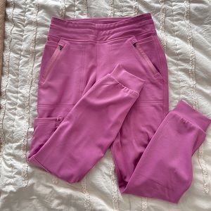 Jaanuu 10 pocket joggers in Mauve